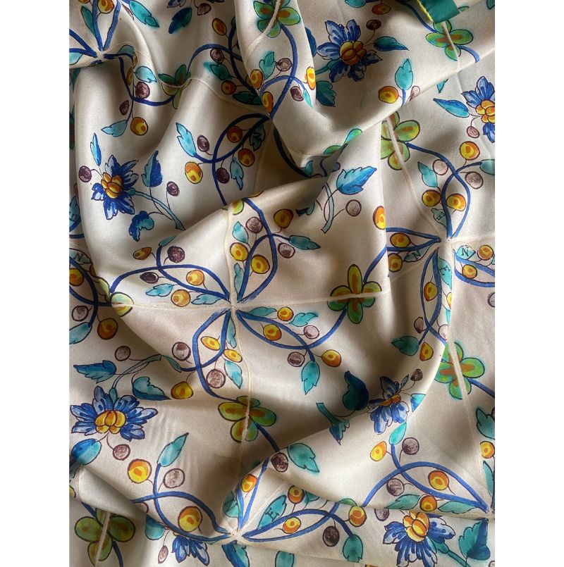pañuelo-seda-borghiavalencia-90x90cm-azulejo-antiguo-reproduccion-mediterrraneo-azul-verdeagua-detalle-ondara