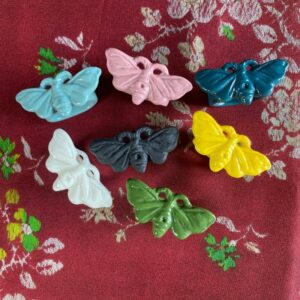 anillo-pañuelo-borghiavalencia-mariposa-seda-porcelana-fria-bombix-morii-multicolor